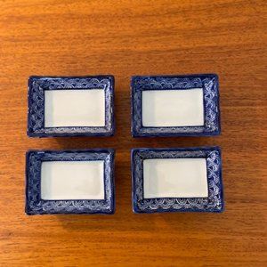 Blue and white mini dishes -- 4